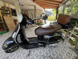 PIAGGO Vespa GT 200