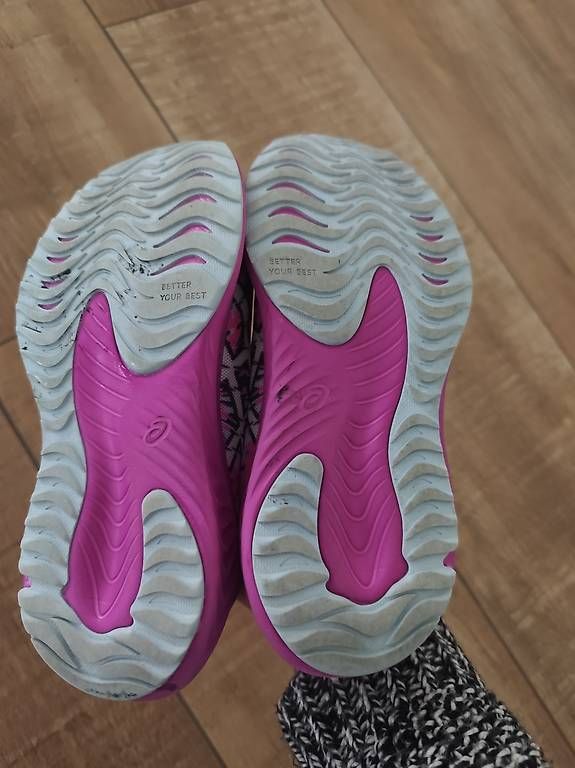 Asics Scarpe per ragazze: Asics Turnschuhe Grösse 33 – Usato da Nunningen venduto da DanteXF 1