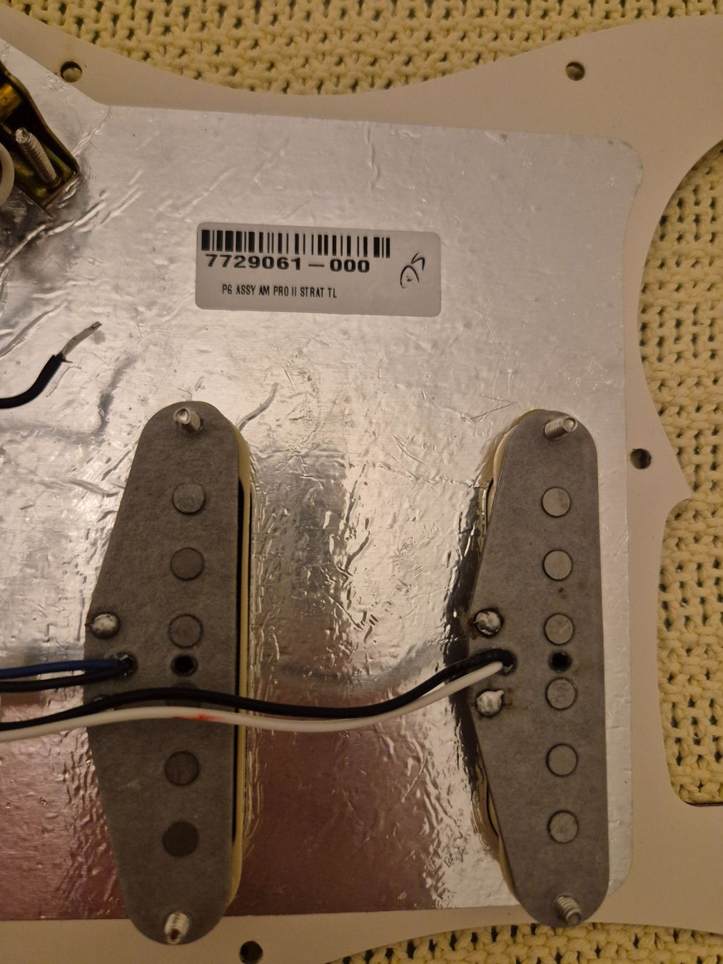 Fender Instruments de musique: Fender stratocaster FSR American Professional II Pickups – D'occasion à Zürich par mtm_6wl8 4