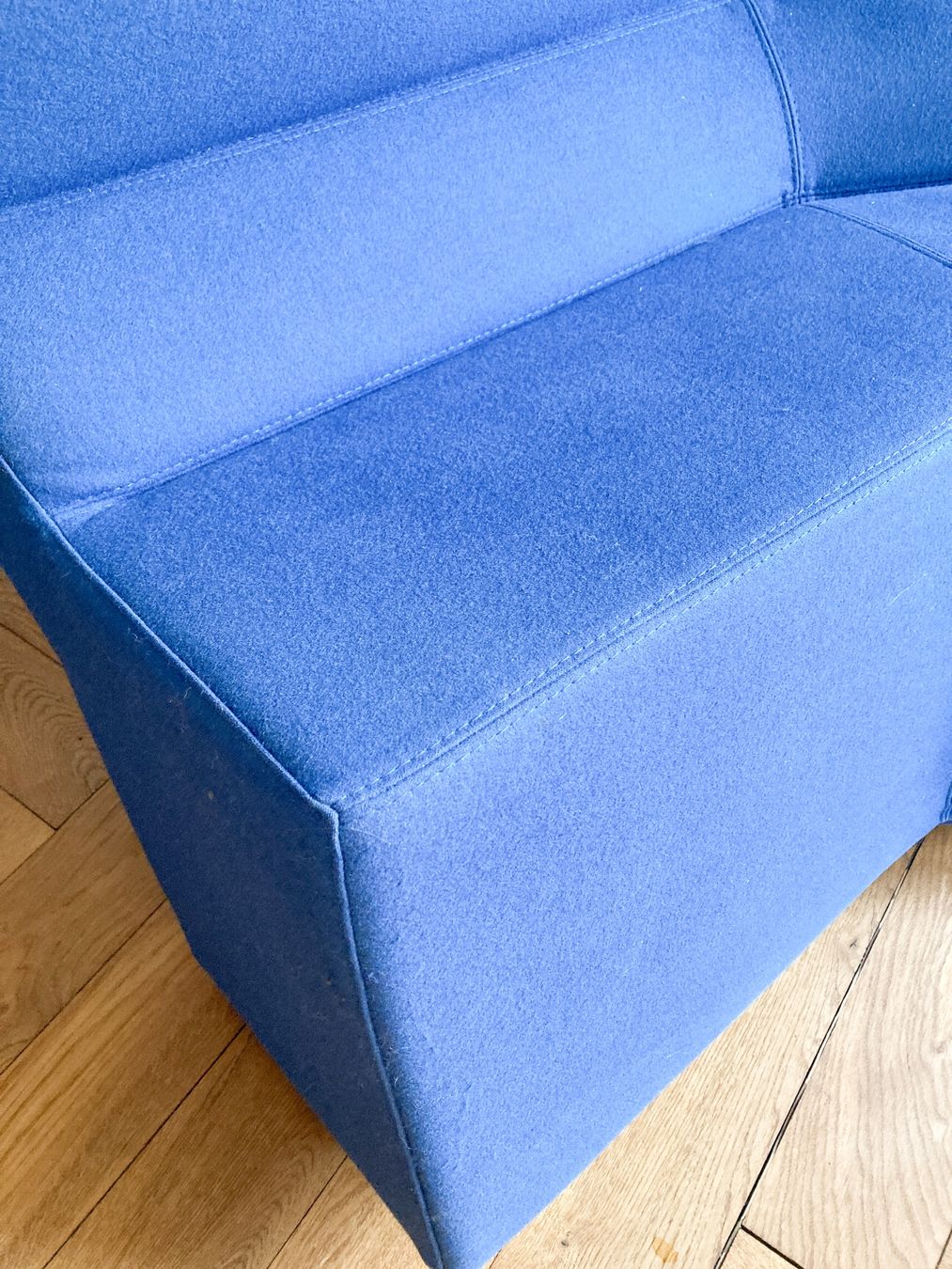 Classicon Poltrone: Classicon Chaos Chair, Konstantin Grcic, dunkelblau – Usato da Basel venduto da Minim 2