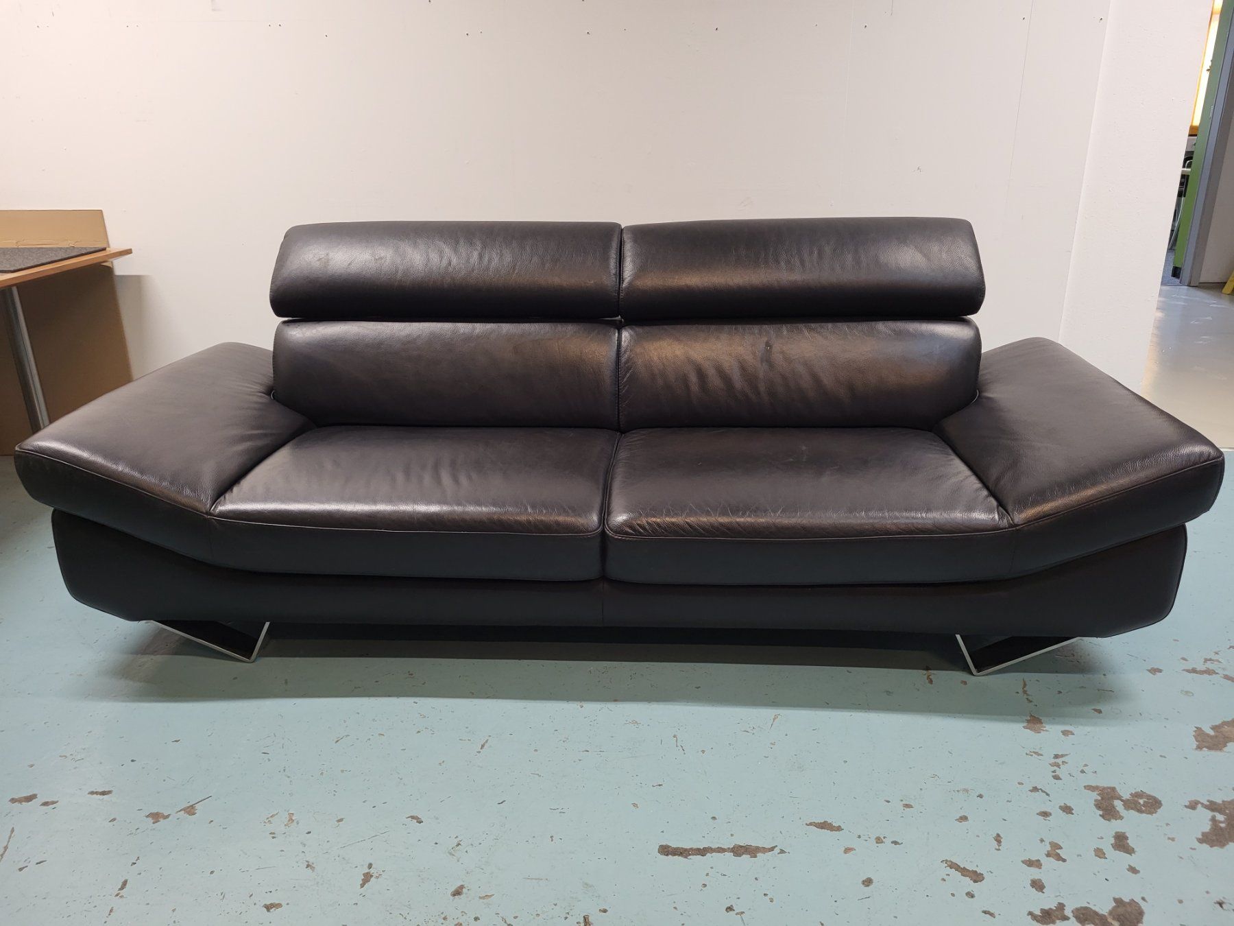 Sofas: Sofa Kunstleder – Gebraucht aus Brügg BE von POU-BELLE 1