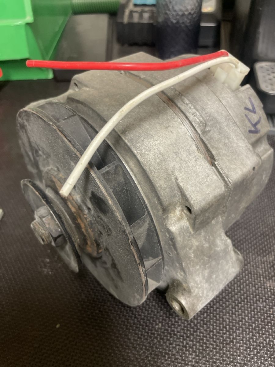 Tutti pezzi di ricambio auto: Delco Remy Lichtmaschine Oldtimer, – Usato da Luzern venduto da lelement 3