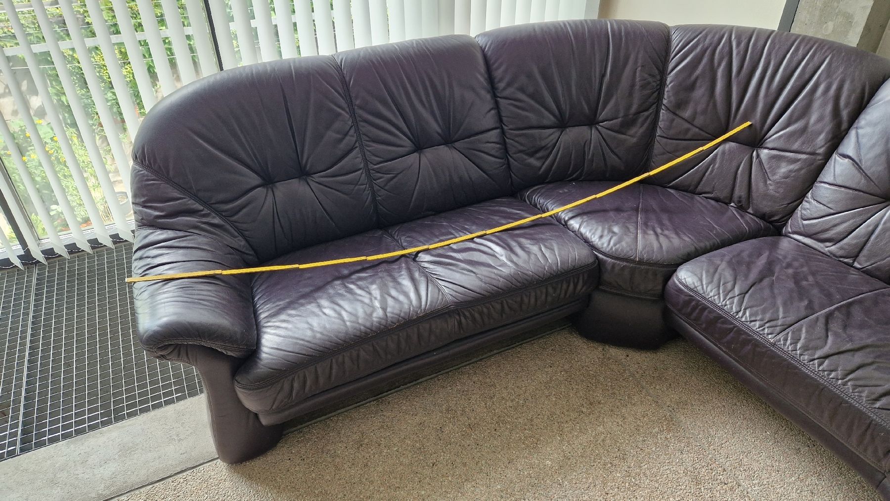 Divani: Ecksofa + Sessel Leder dunkelviolett Gebrauchter Zustand – Usato da Muri b. Bern venduto da ikeasnuggi 3