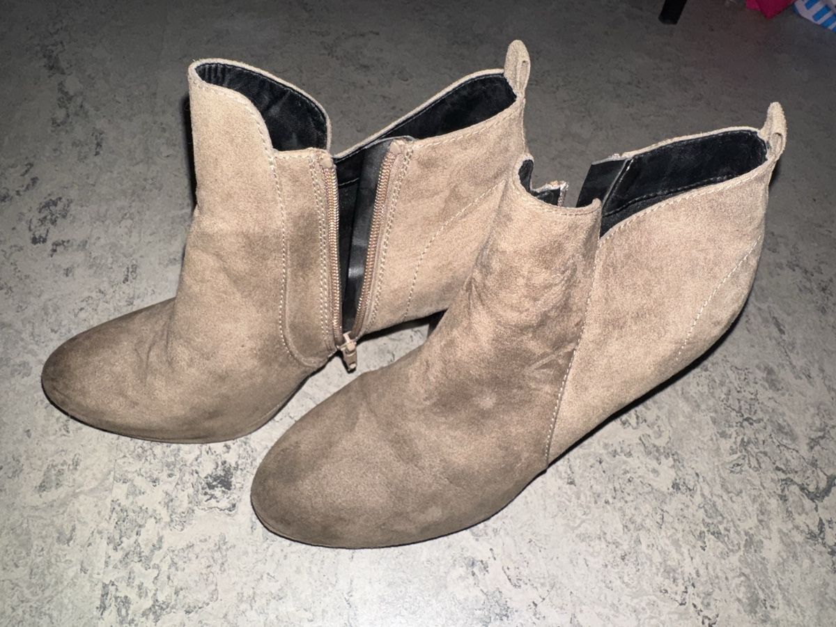 Anna Field Damenschuhe: Herbststiefel von Anna Field, Grösse 40 – Gebraucht aus Pfäffikon ZH von Tetu.33 1