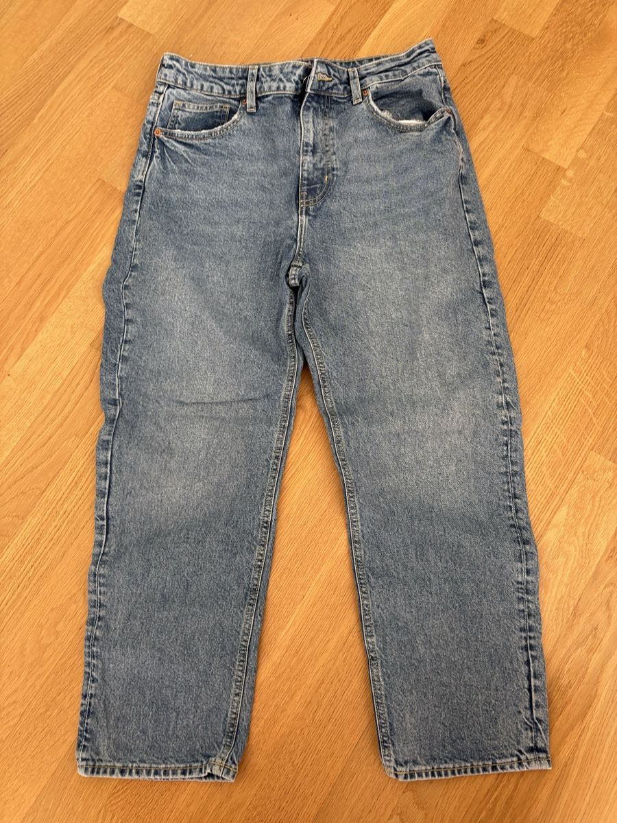 H&M Jeans: Tolle Straight Jeans Gr. 42 – Usato da Remetschwil venduto da est_zk69
