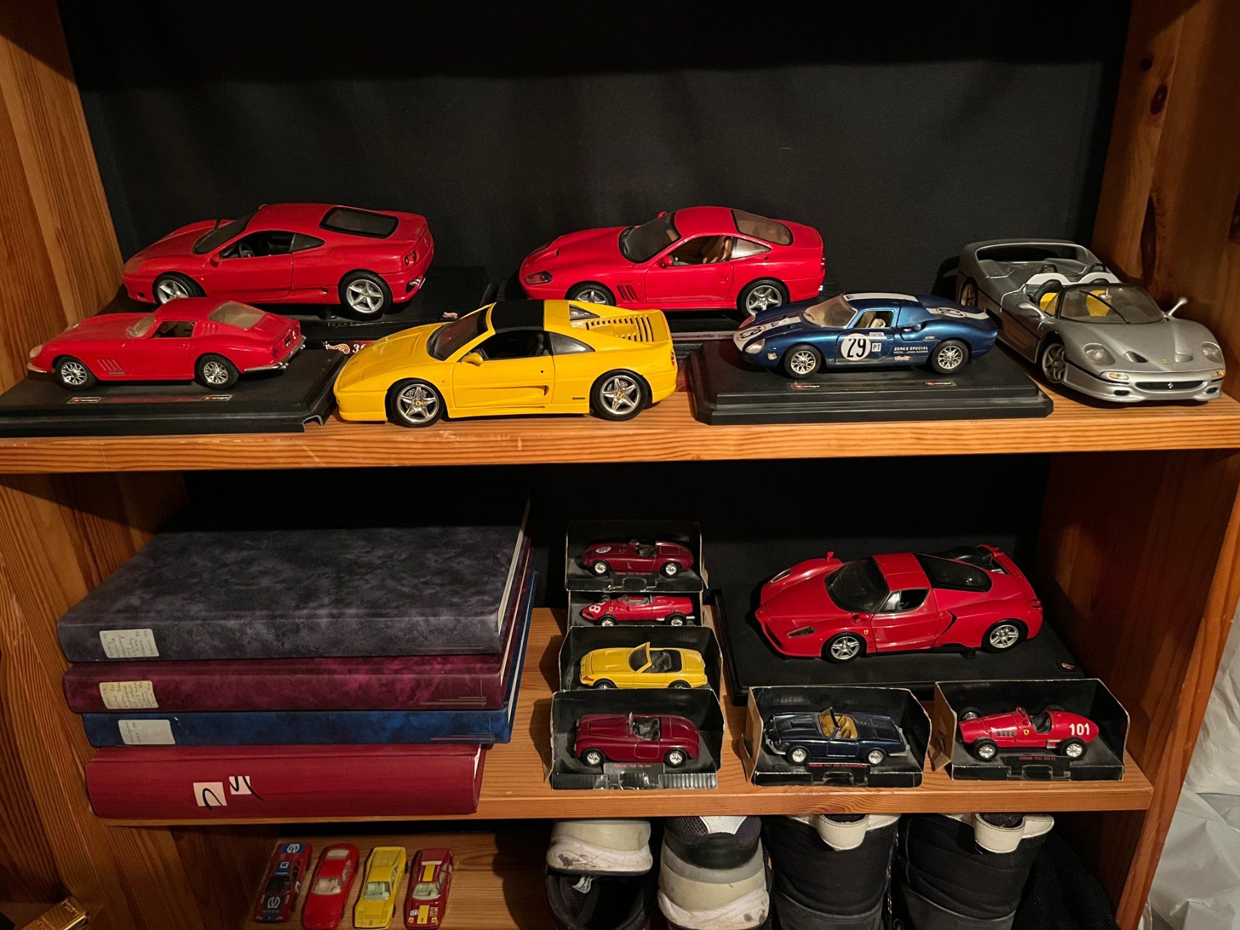 Ferrari Modellini d'auto: Ferrari Modellauto Sammlung Bastlerposten – Usato da St. Gallen venduto da fabio813