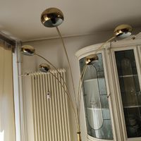 Lampadaire à 5 branches avec spots orientables laiton/marbre