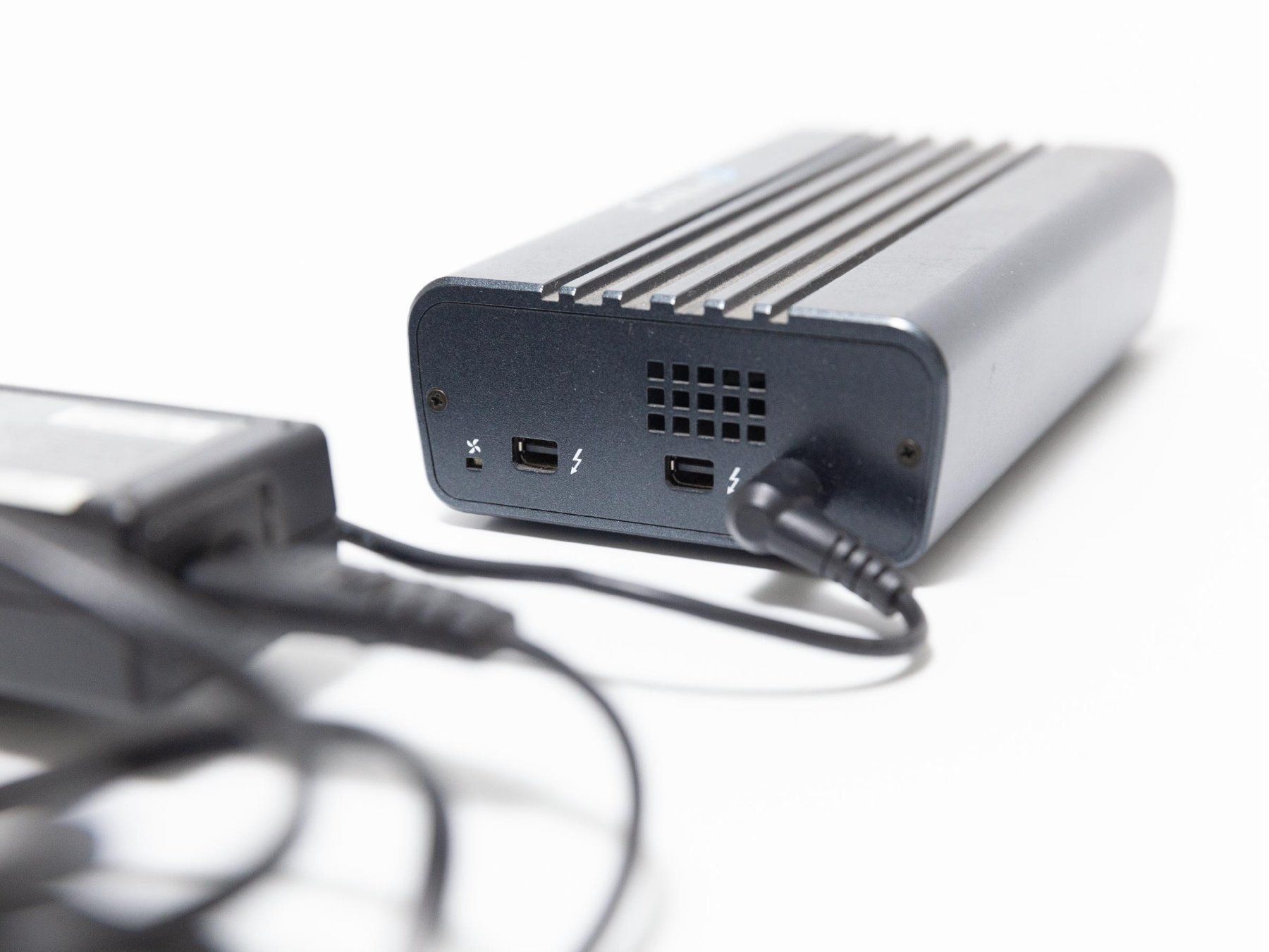 Unità & Adattatore: PROMISE SANLink2 Thunderbolt 2 auf 10 Gbit/s Ethernet Adapte – Usato da Erlenbach ZH venduto da ultraSale 1