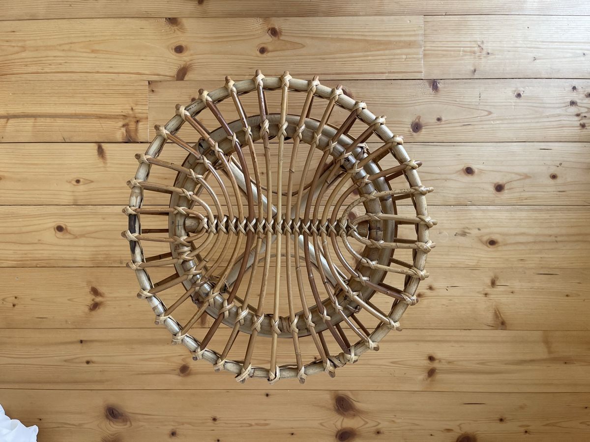 Sedie: Vintage Korbstuhl mit Hocker – Usato da Frick venduto da Aniellea 2