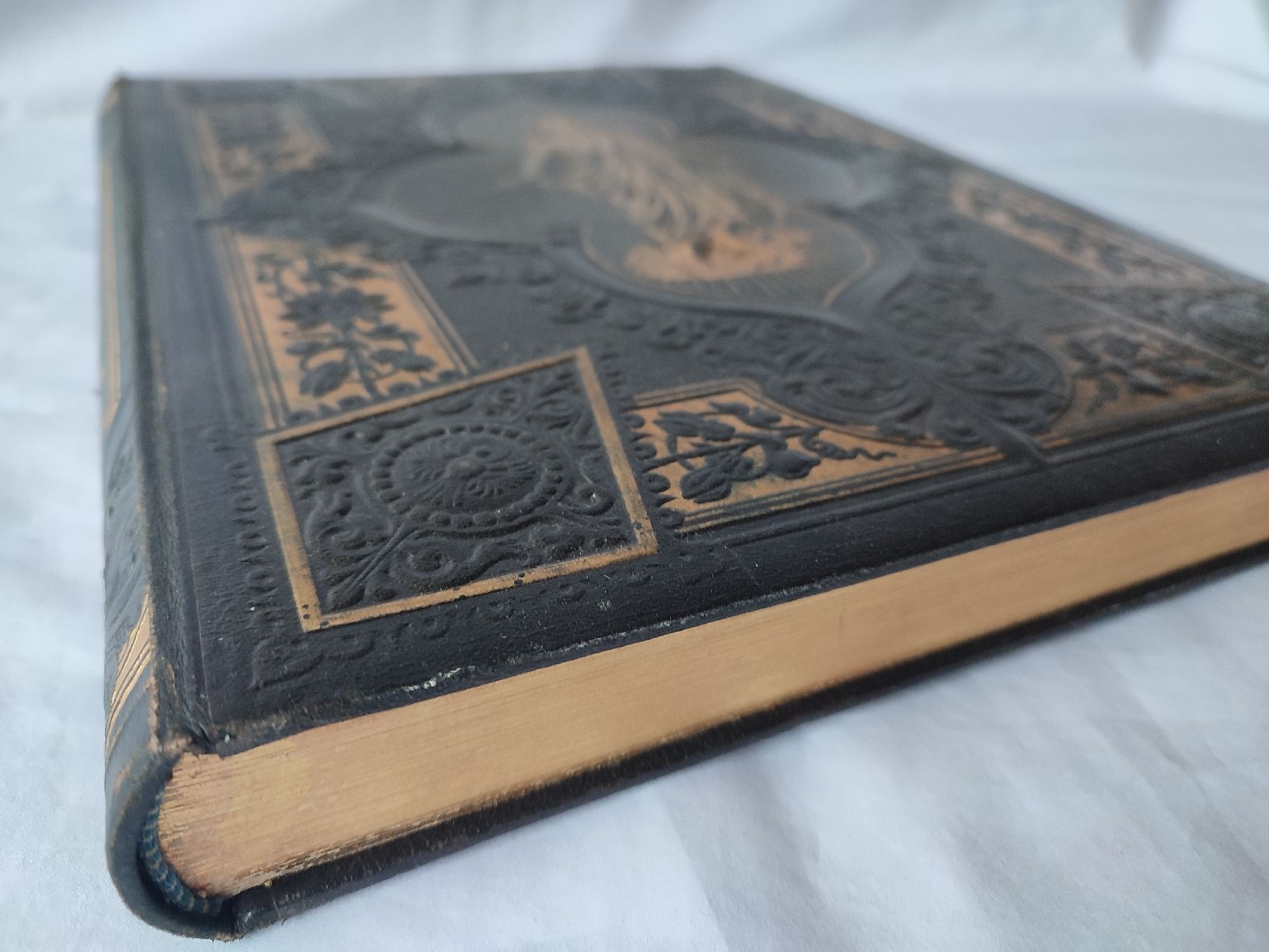 Bücher: Antike Bibel "Das Neue Testament" mit Goldschnitt – Gebraucht aus Schweizersholz von  2