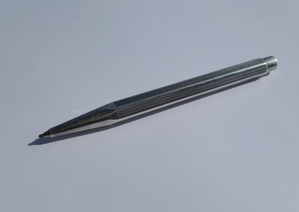 Caran D'Ache Varius Ebony Druckbleistift – Ebenholz & Roségold, 0,7 Mm, Mit Radiergummi, 4460.142