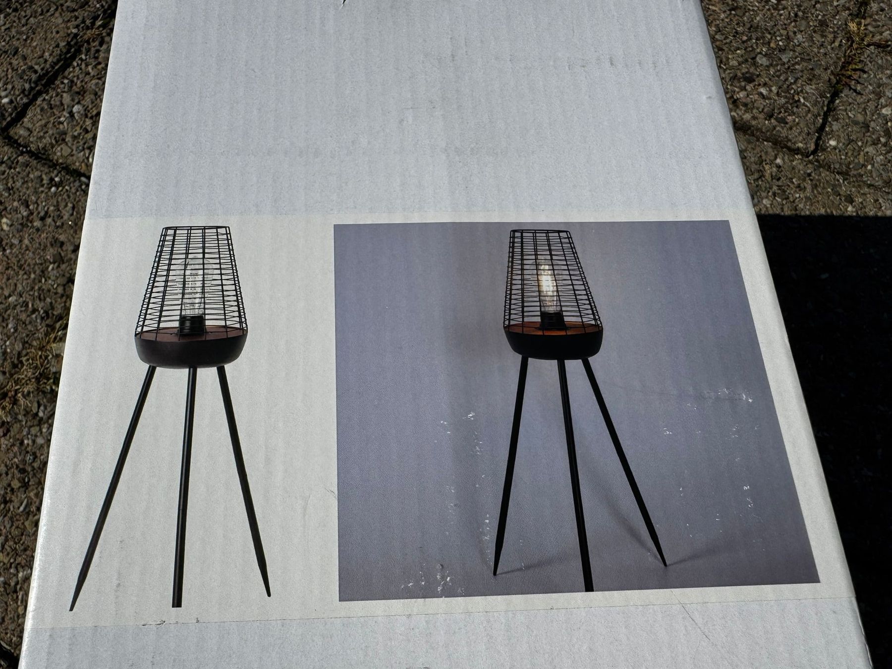 Lampade: Solarlampe Chelsea Tripod Neu! – Nuovo e nell'imballaggio originale da Egg b. Zürich venduto da Brocki_Insel_Egg