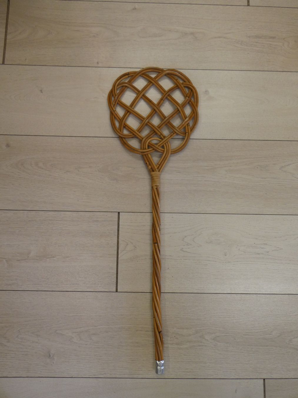 Tutti gli attrezzi: Teppichklopfer antik Vintage Nr. I – Usato da Rafz venduto da Powacaddy