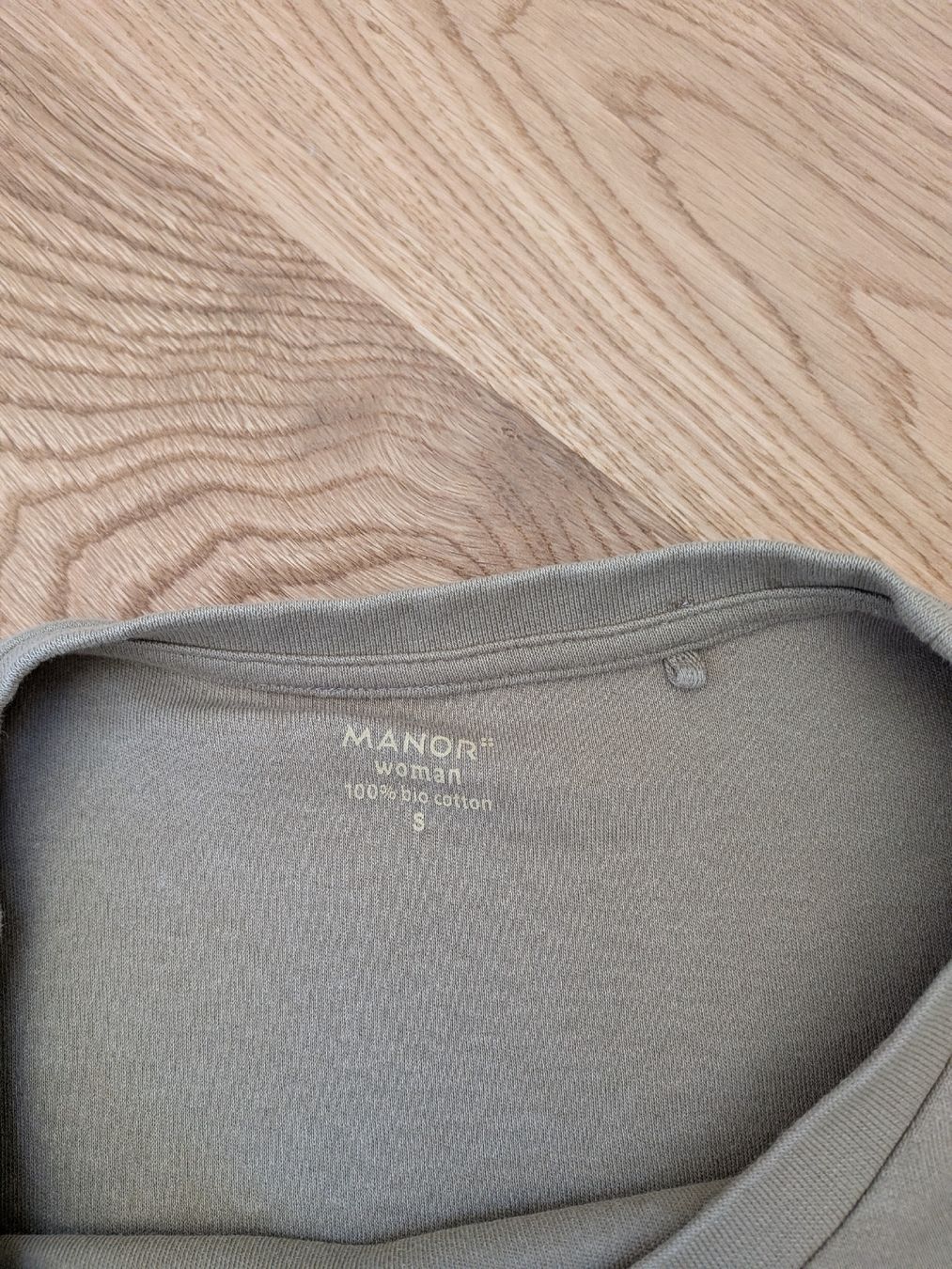 Manor T-shirt: Manor T-Shirt Grösse S – Usato da Eschenbach SG venduto da SanFranciscoCalifornia 1