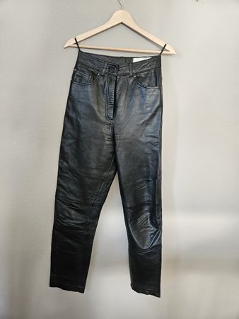 Schwarze Lederhose Incognito