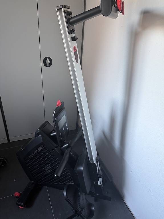 Decathlon Vélos d'appartement: Rameur Domynos 500B – D'occasion à Lamboing par Dav86