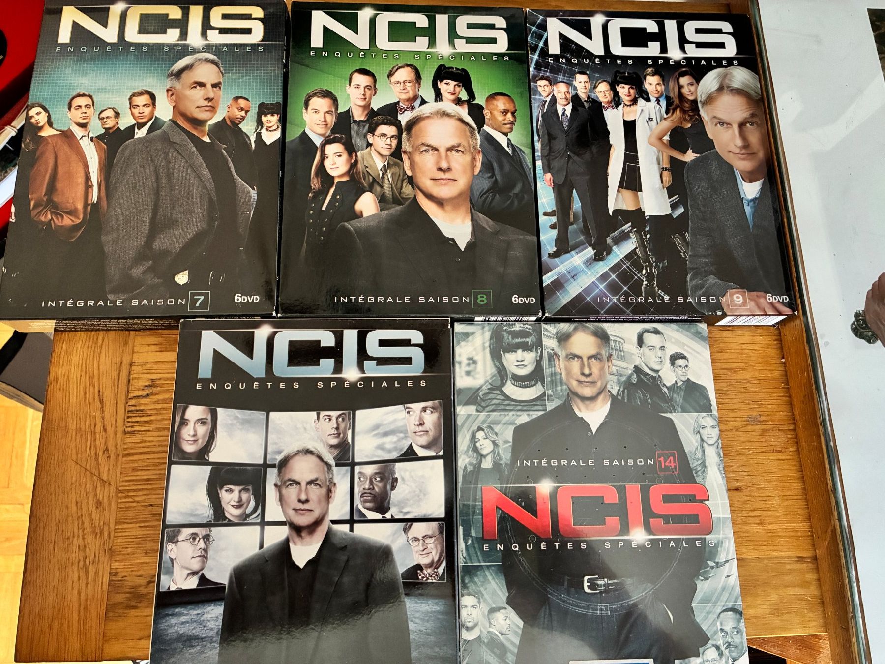 Tutti i DVDs: NCIS - Saisons 1 a 10 + 14 (Coffrets DVD) – Usato da Vevey venduto da zecollector 3