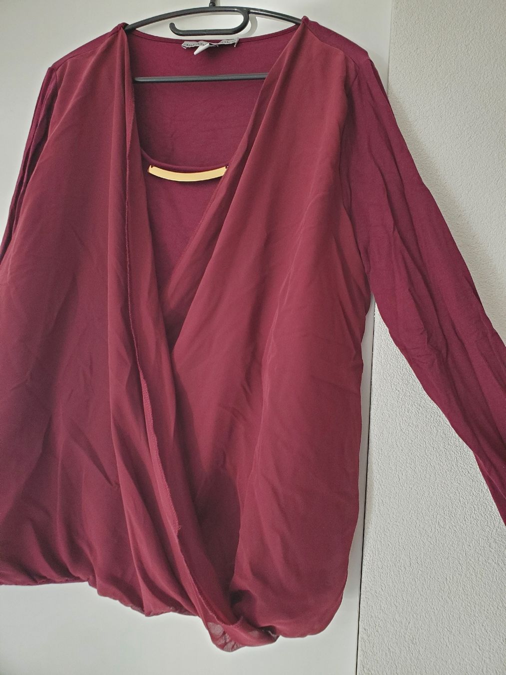 Tops: pull effet caché cœur  – Neuf (Voir description) à Montsevelier par Sherlock007 1