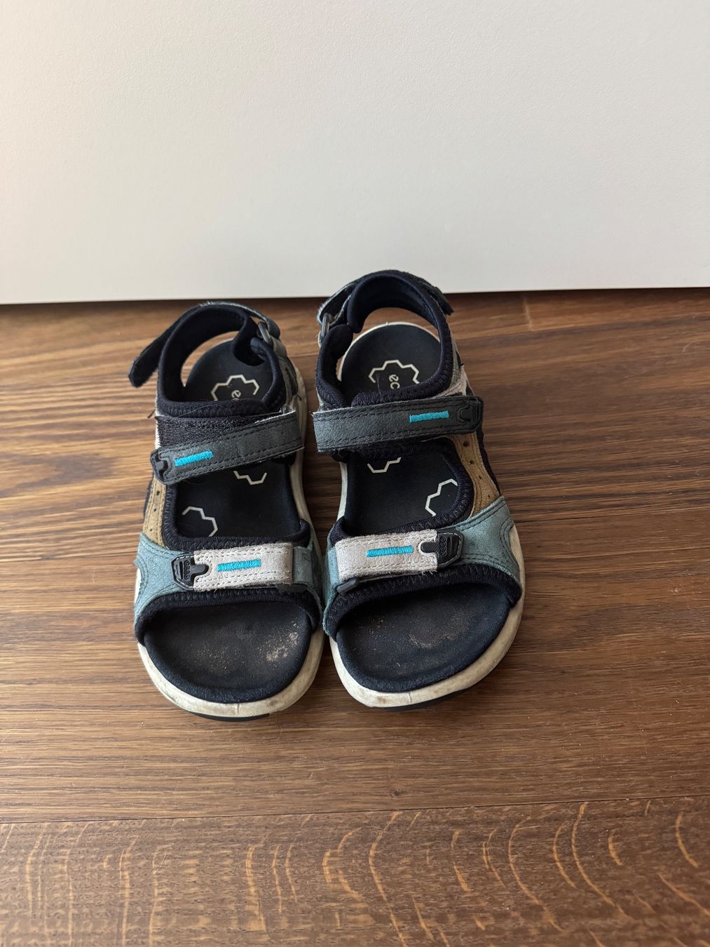 Ecco Scarpe per ragazzi: ECCO Kindersandalen Grösse 30 – Usato da Horgen venduto da Auction-Kings