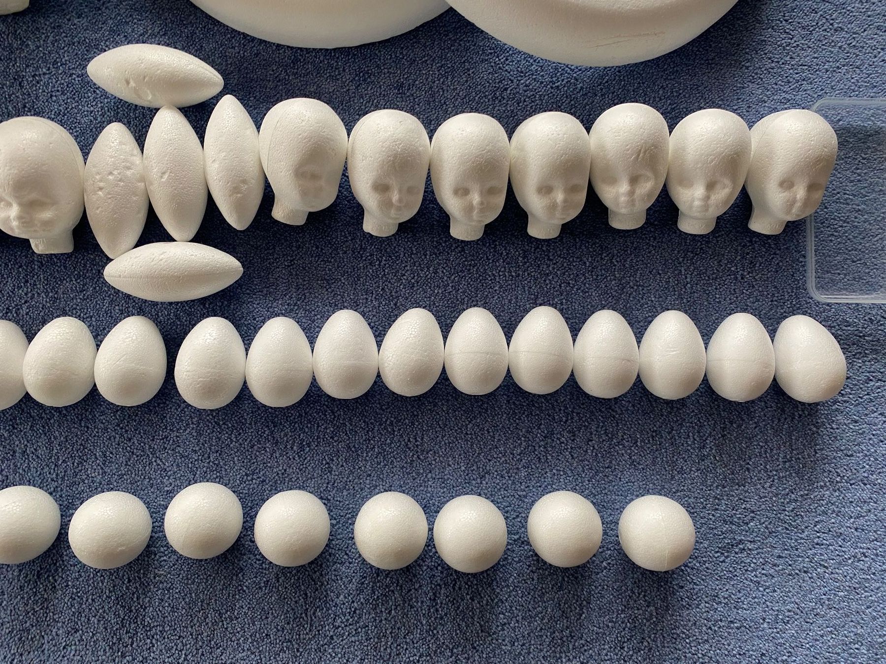 Kit bricolage: Viele Styropor-Teile: Köpfe, Ringe, Eier, Kugeln, Zapfen – Nuovo (secondo la descrizione) da Appenzell Meistersrüte venduto da zongabolla 4
