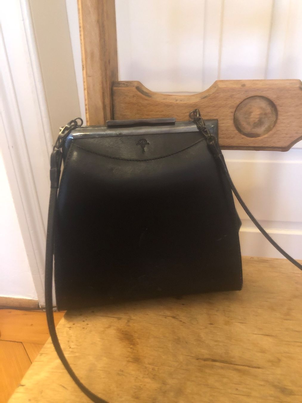 Joop Borse da donna: Schwarze Handtasche aus Leder – Usato da Zürich venduto da Hoernli123 5