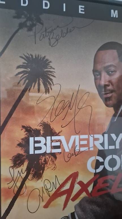 Autographes: Beverly Hills Cop: Axel F Affiche dédicacée – D'occasion à Sembrancher par did_mkx2 2
