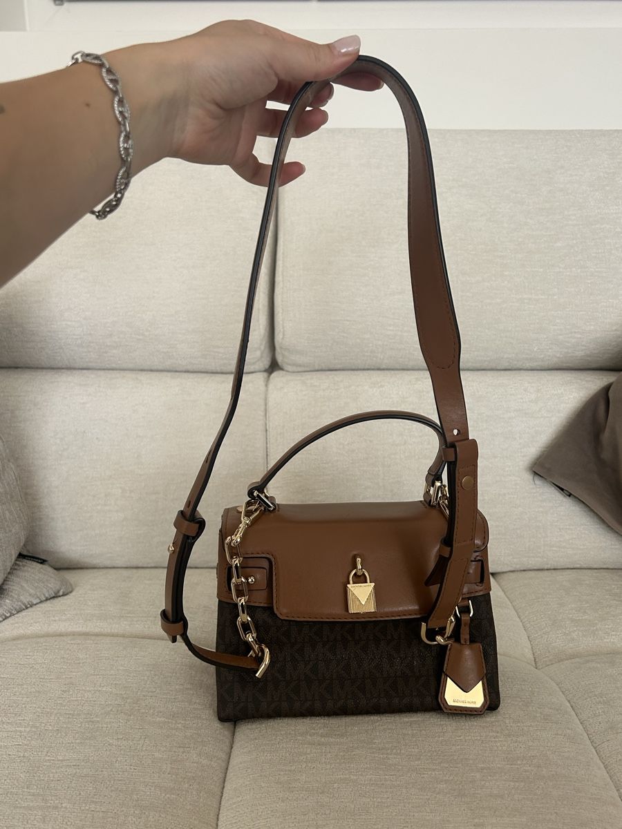 Michael Kors Sacs femmes: Michael Kors Umhängetasche  – D'occasion à Wallisellen par lau_68b9 2