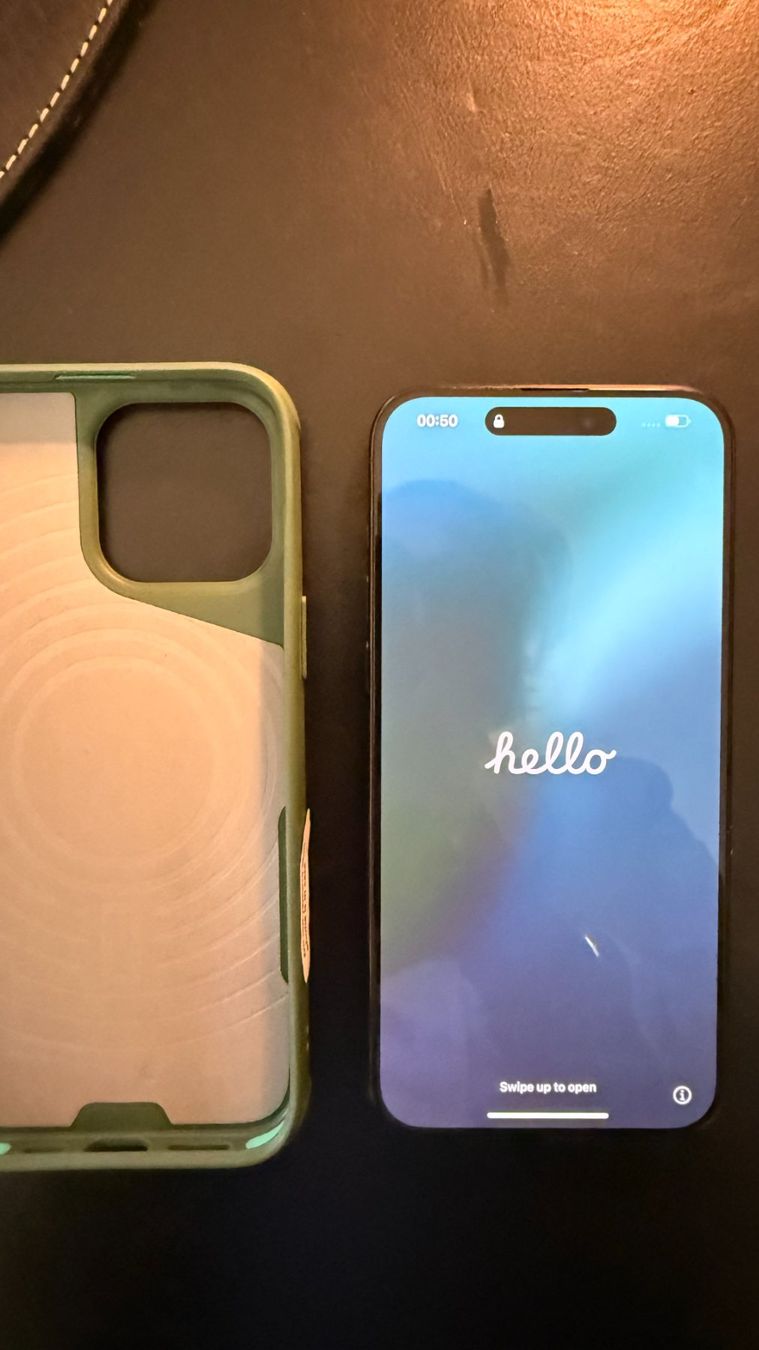 Apple Portables: iPhone 15 Pro Max — Immaculate, Barely Used – D'occasion à Crans-Montana par artsuisse 1