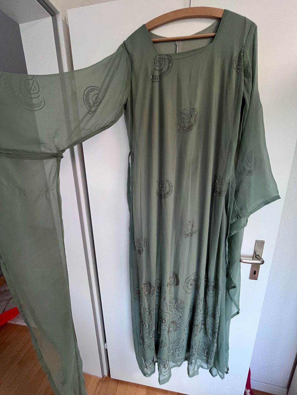 Kleider: Traditionelles Kurdisches Kleid Grösse S/M – Neu (gemäss Beschreibung) aus Riedholz von Charlie_2007 3