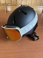 Skihelm mit Skibrille