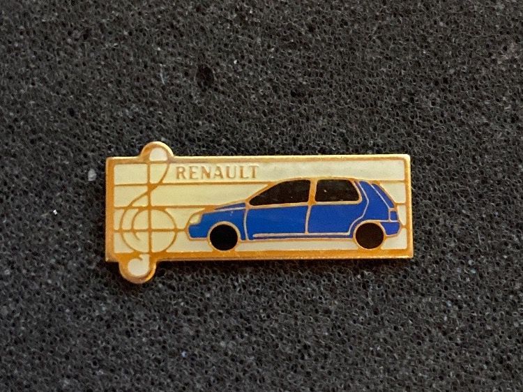 Plaquettes & Badges: PIN'S - RENAULT – D'occasion à Le Brassus par cinema13