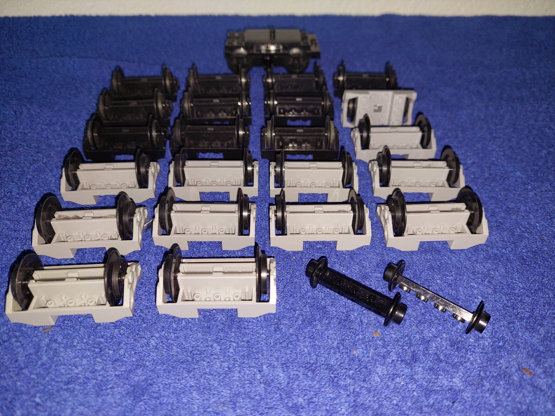 Lego Jeux de construction: Lego 26x Eisenbahn Räder – D'occasion à Altenrhein par schalumpfi 1