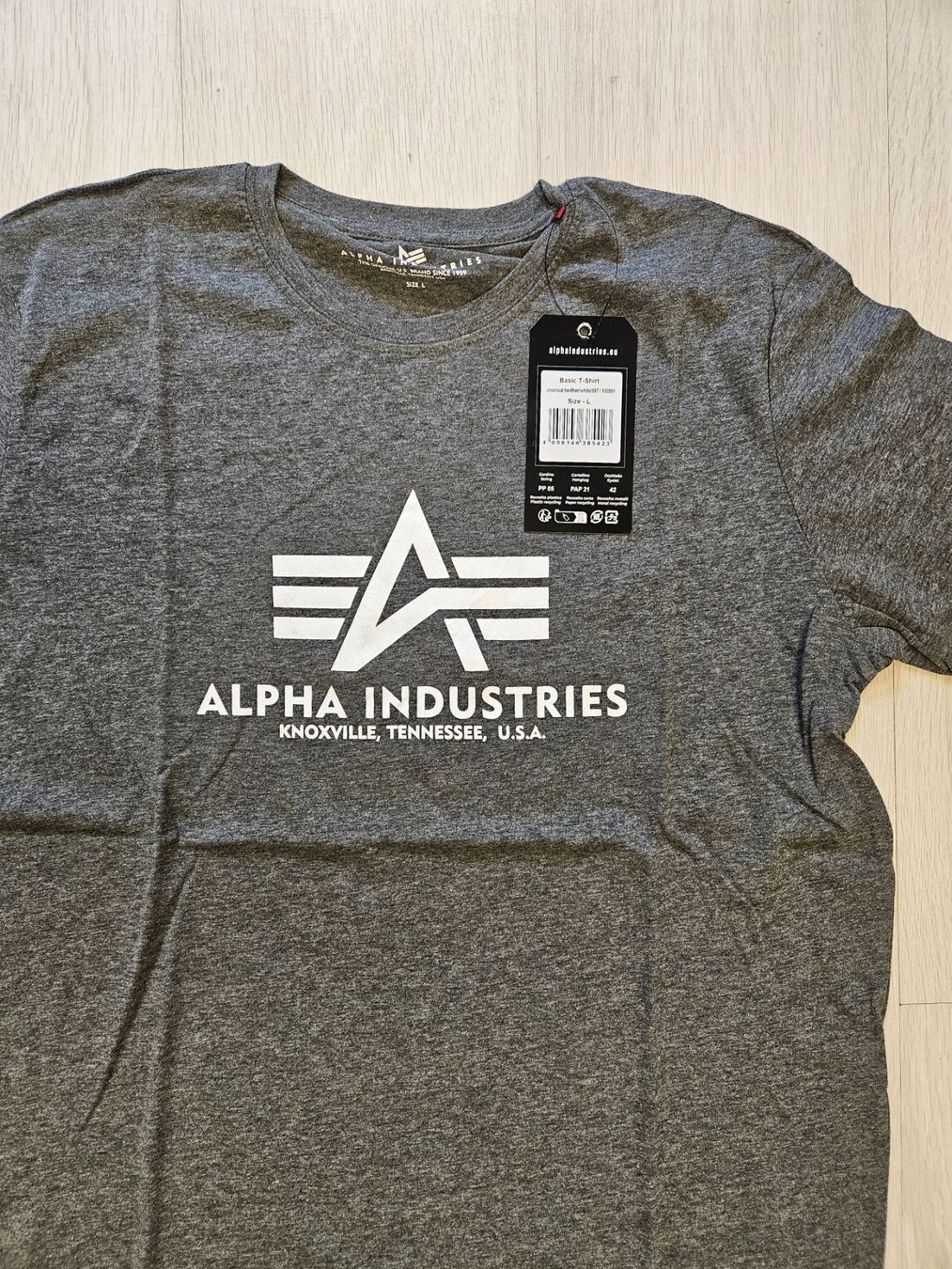 Alpha Industries T-shirt: Alpha Industries Basic T-Shirt - Charcoal Heather L Neu – Nuovo e nell'imballaggio originale da Düdingen venduto da BluePalm 1
