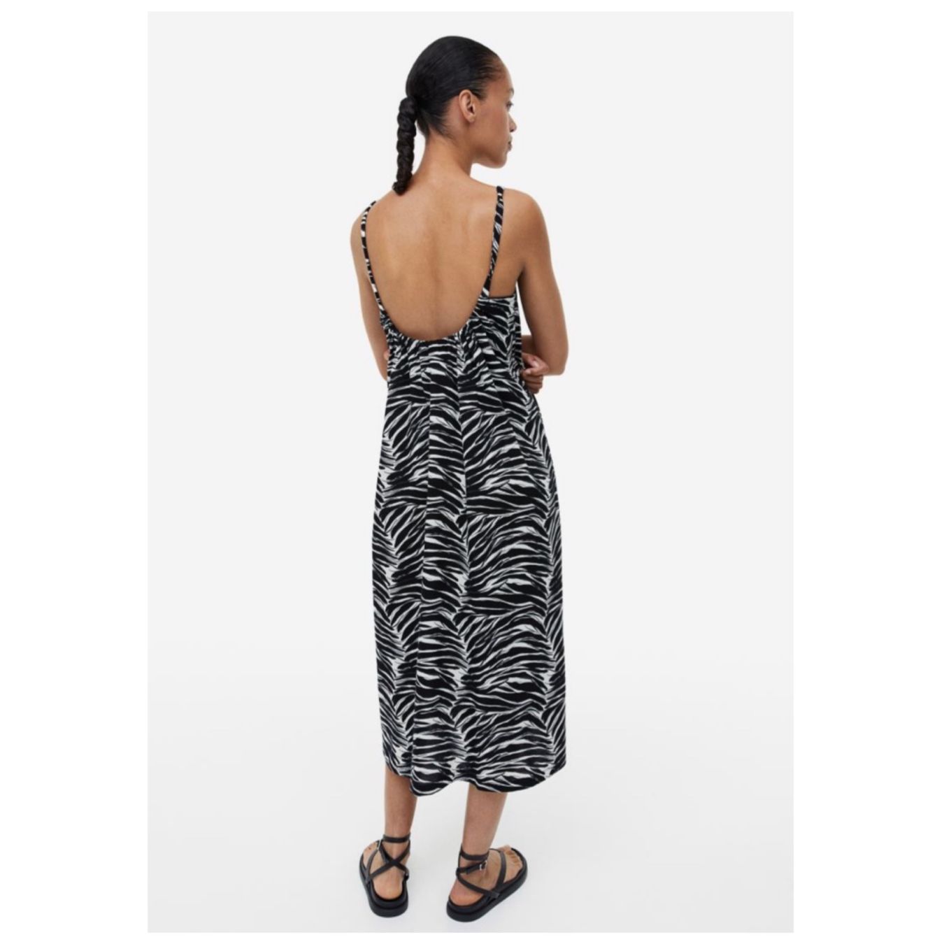 Robes: Robe taille M – Neuf avec emballage d'origine à Biel/Bienne par orange1 2