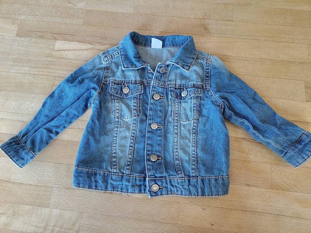 H&M Giacche & Cappotti: Jeansjacke Gr. 86 H&M – Usato da Jeuss venduto da Sunnyhawaii