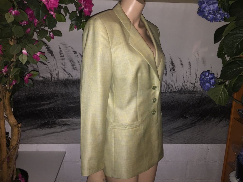Escada Giacche: Veste / Jacke ESCADA    Taille / Grosse 40 ..... – Usato da Cossonay-ville venduto da Super-Price-Quality 4