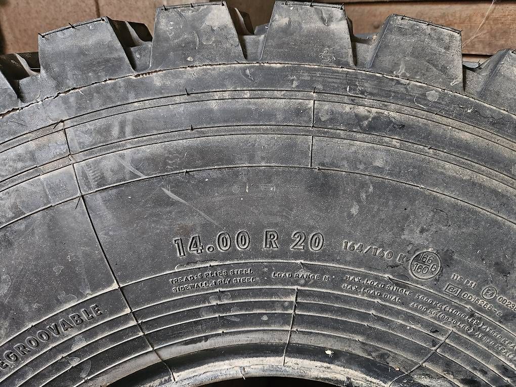 Altro in Scrittura & Disegno: Continental 14.00 R20 – Usato da Aquila venduto da tifu85 3