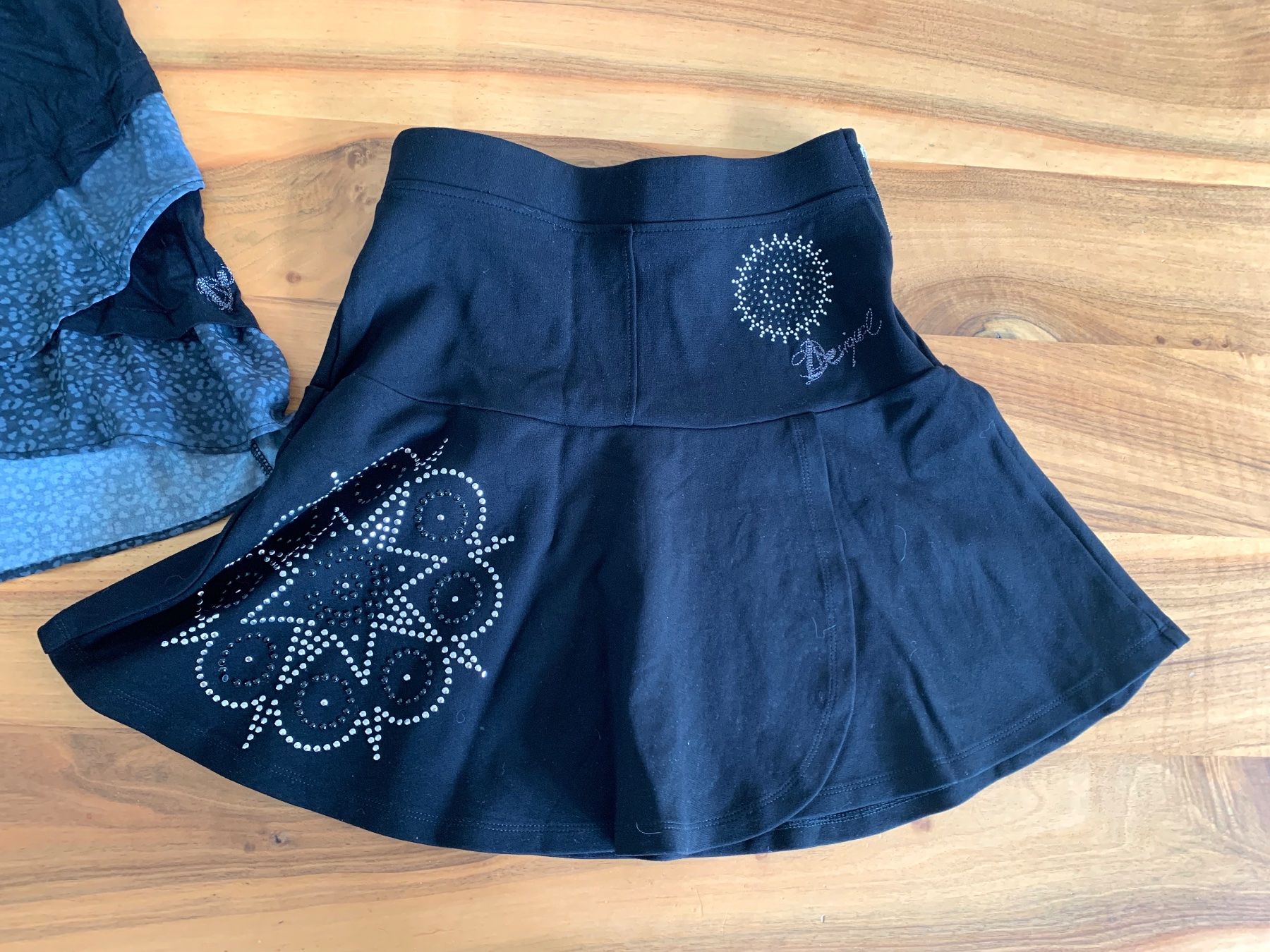 Desigual Lotti di vestiti: DESIGUAL Set Rock + Tunikatop Gr. S – Nuovo (secondo la descrizione) da Meiringen venduto da tonicandgin 1