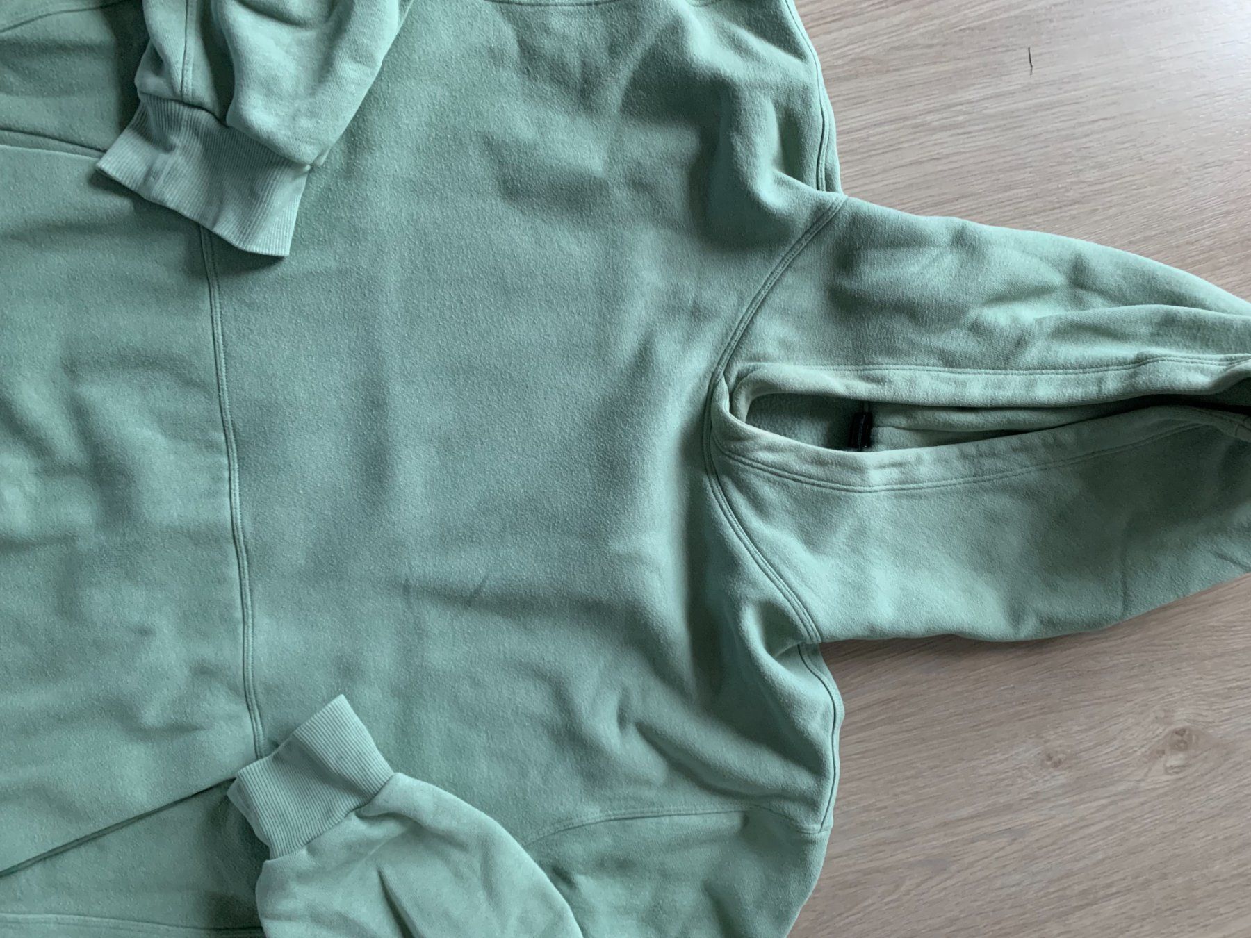 Lululemon Pullover & Sweatshirts: Lululemon Hoodie – Gebraucht aus Gwatt (Thun) von tomstown 2