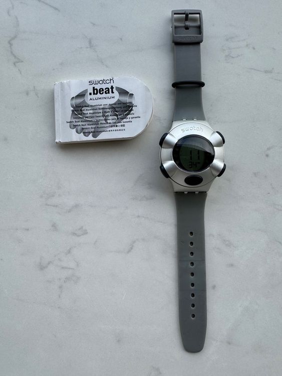 SWATCH*BEAT*ALU *YQS1000*FLOATING.DOT.*MIT SILIKON BAND 10