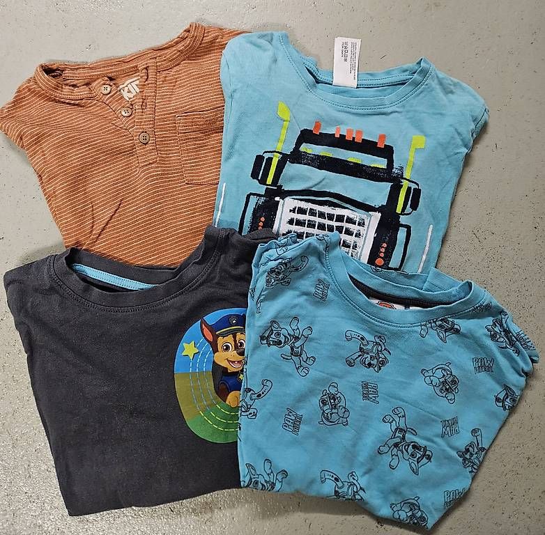 Camicie, T-shirt & Polo: Langarmshirt 110/116 – Usato da Thun venduto da sst_y7mk