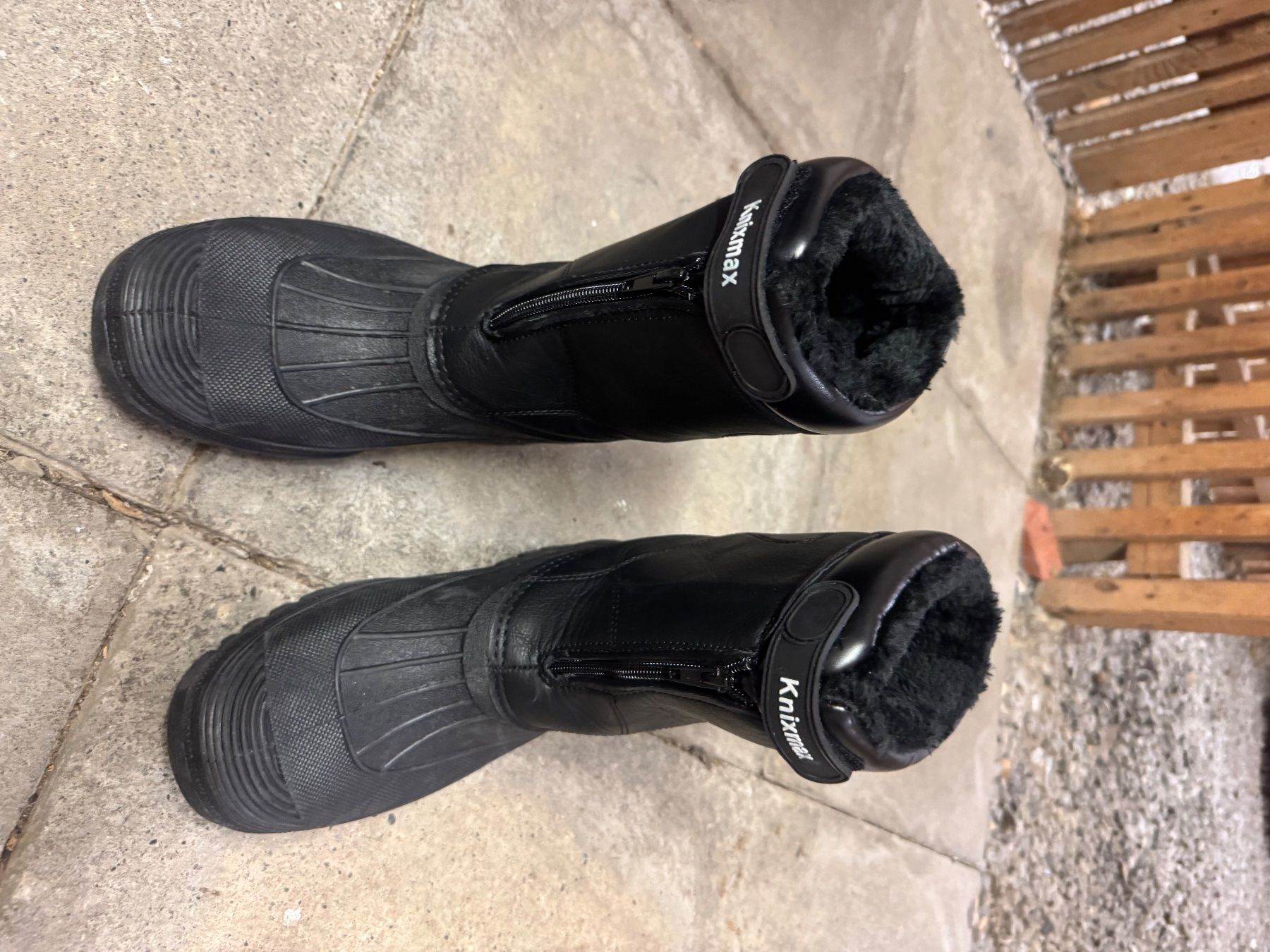 Scarpe da uomo: Winterstiefel Knixmax Schwarz Grösse 42 neu – Nuovo (secondo la descrizione) da Zürich venduto da Qurmanc