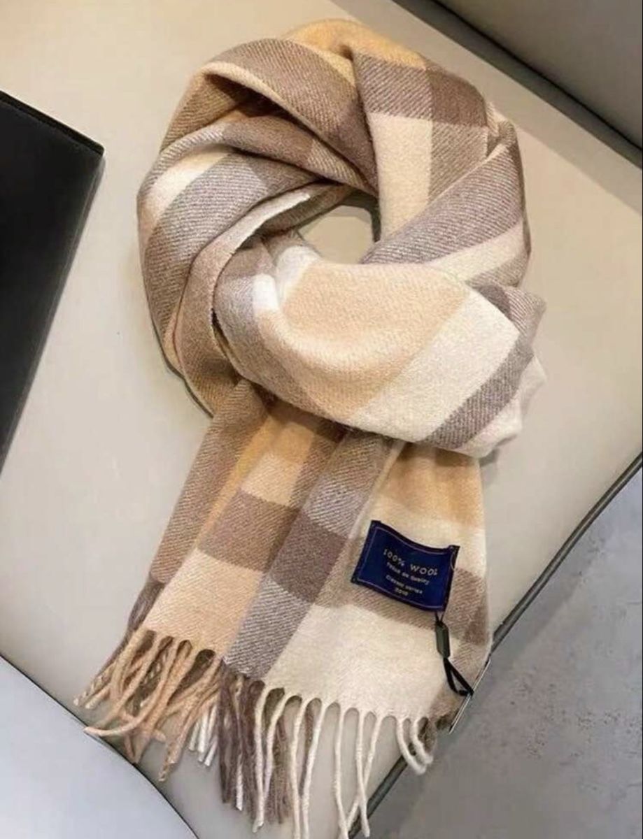 Foulard & Sciarpe: Écharpe 100% en laine – Nuovo e nell'imballaggio originale da Châtel-St-Denis venduto da Montclair_Swiss
