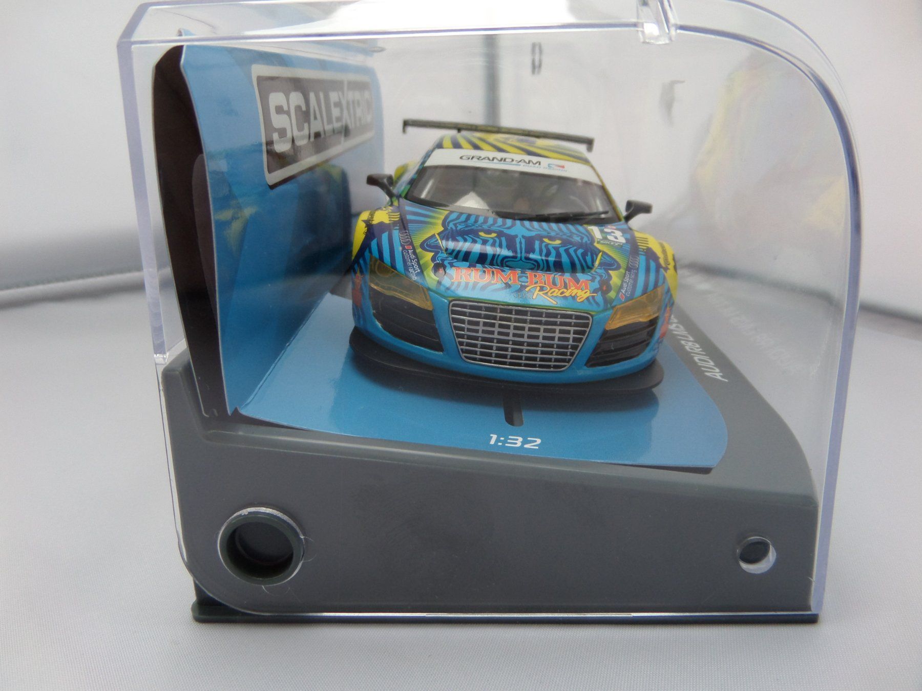 Piste: C3854 Scalextric Audi R8 LMS / 1/32 – Nuovo e nell'imballaggio originale da Bettlach venduto da Qwert12 1