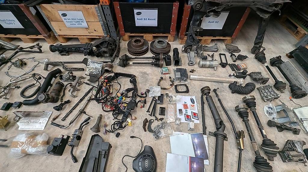 Tutti pezzi di ricambio auto: Audi RS2 Teile Teileset – Usato da Ormalingen venduto da horch_mal 6