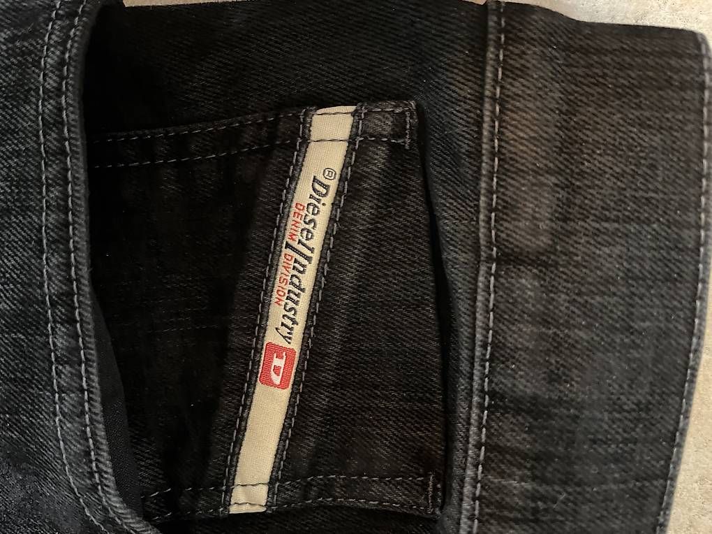 Jeans: Disel jeans hose – Usato da Studen BE venduto da sch_z82c 1