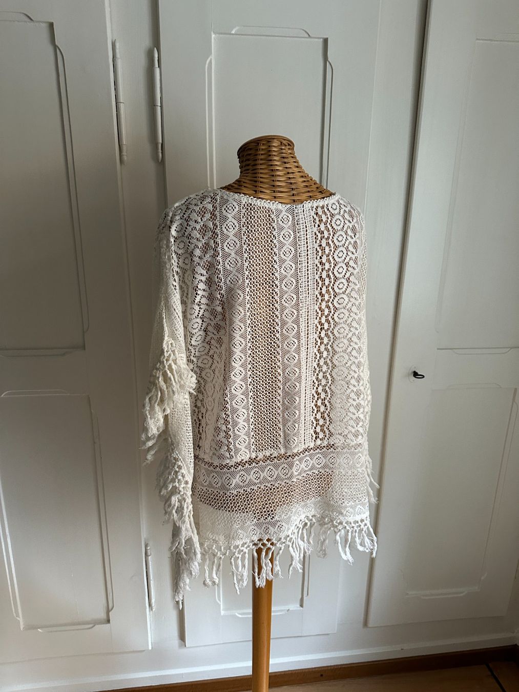 Tuniken: Spitzen Poncho Tunika weiss – Gebraucht aus Zürich von Diazaio 2