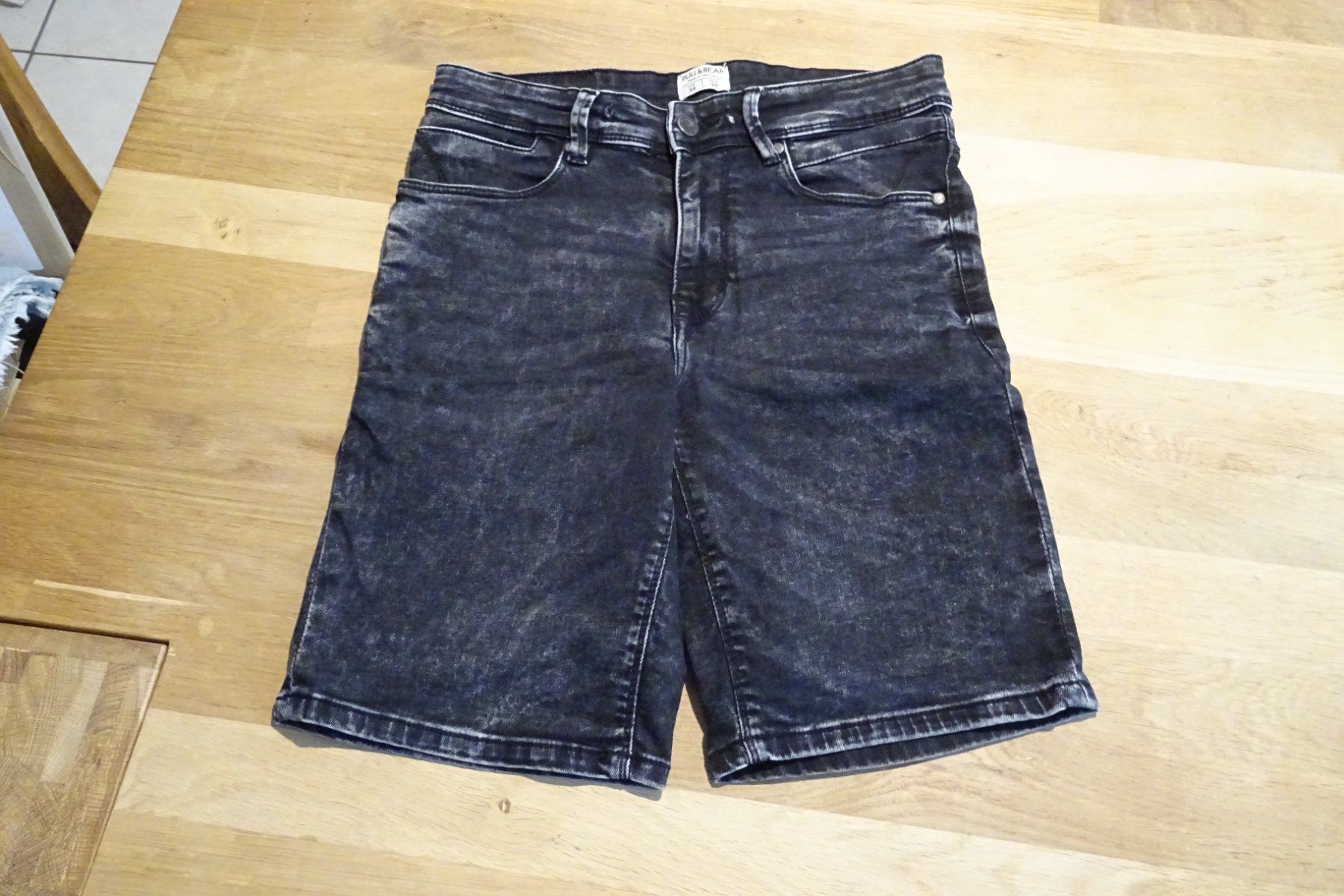 Pantaloni: wie neu: Shorts Gr. 38 von Pull&Bear – Nuovo (secondo la descrizione) da Urtenen-Schönbühl venduto da Chaeppeler