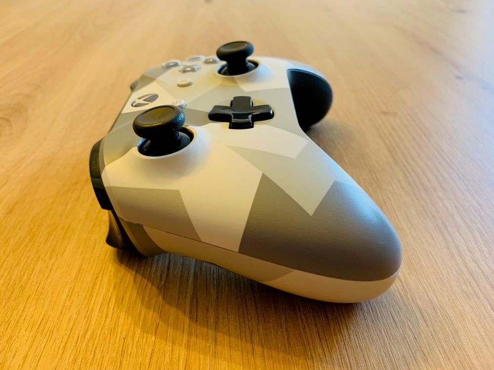 Special Edition Xbox Wireless Controller Winter Forces Console