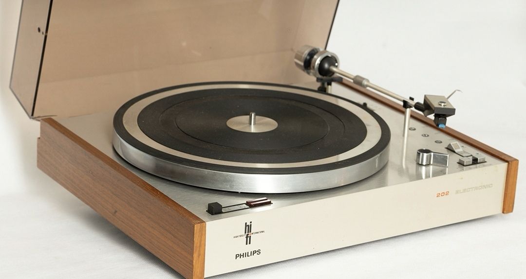 Philips Giradischi: Tourne disques Philips 202 – Usato da La neuveville venduto da Madmax1979